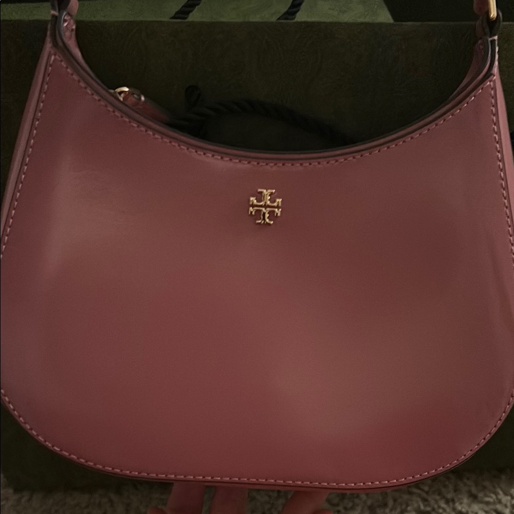 Tory Burch Pink Shoulder Bag Sleek Design